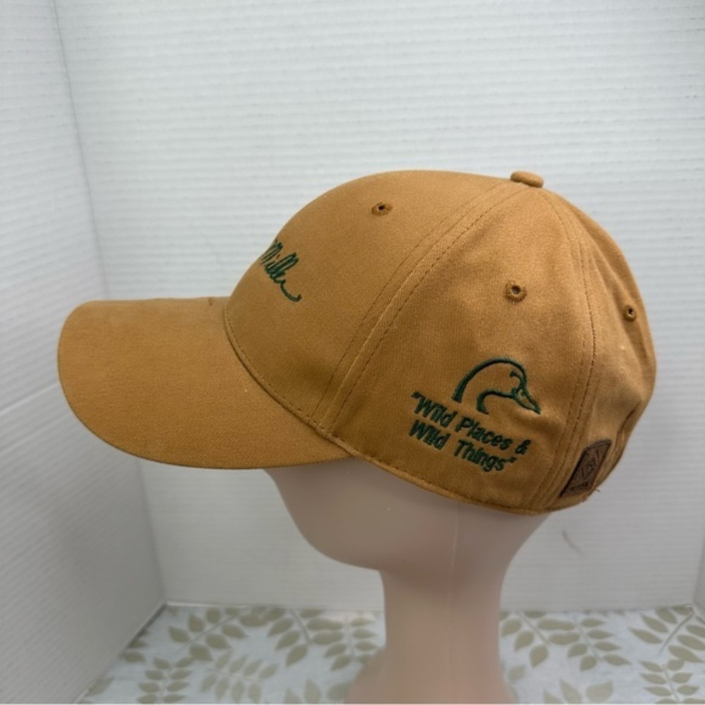Authentic Wildlife Series Men's Baseball Cap. Golden‎ Brown w/ Duck Scene
